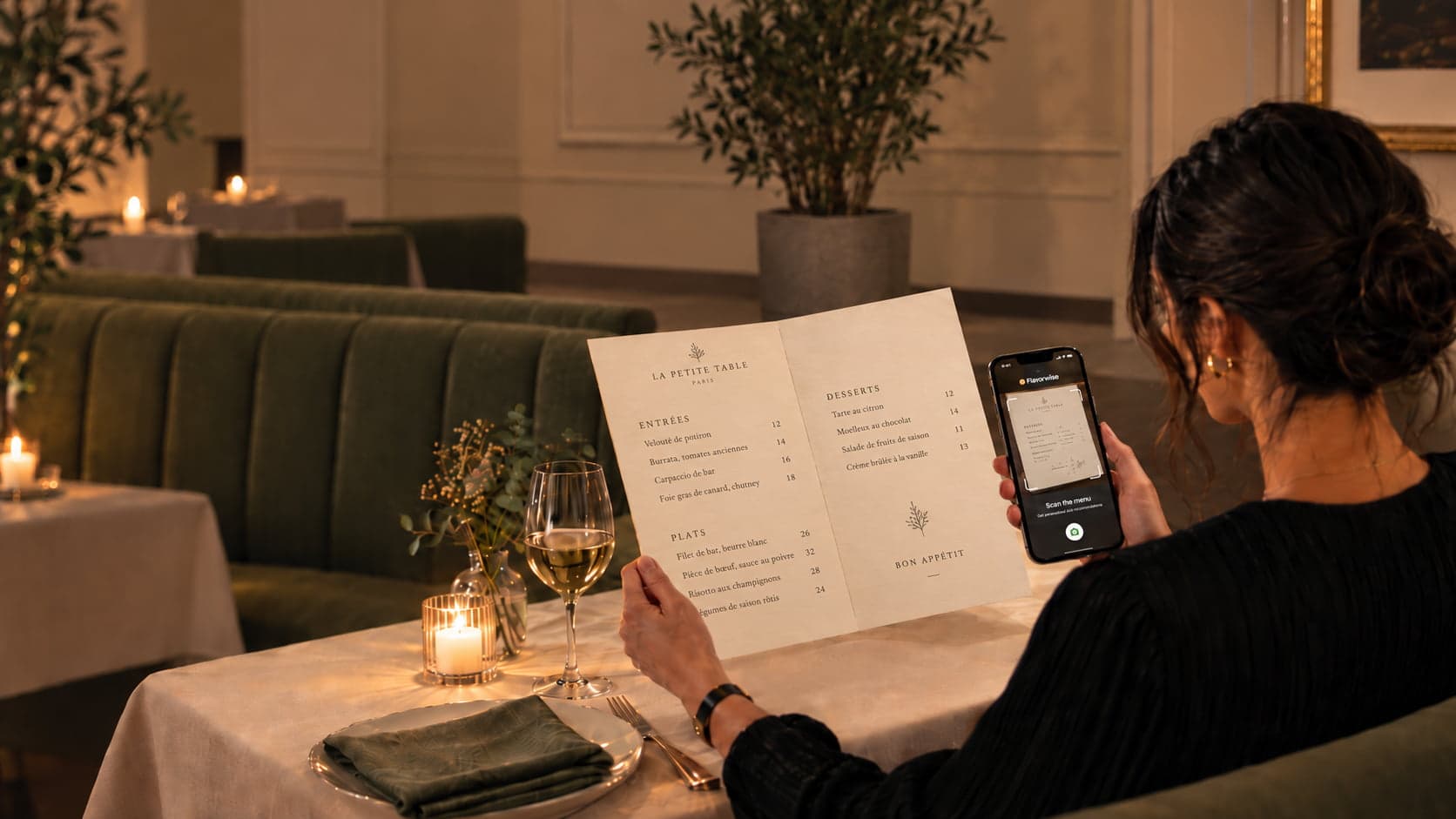 A diner scans a restaurant menu with Flavorwise.