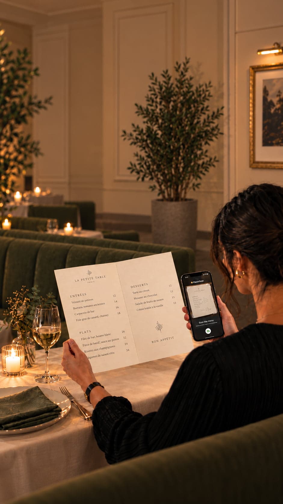 A diner scans a restaurant menu with Flavorwise.